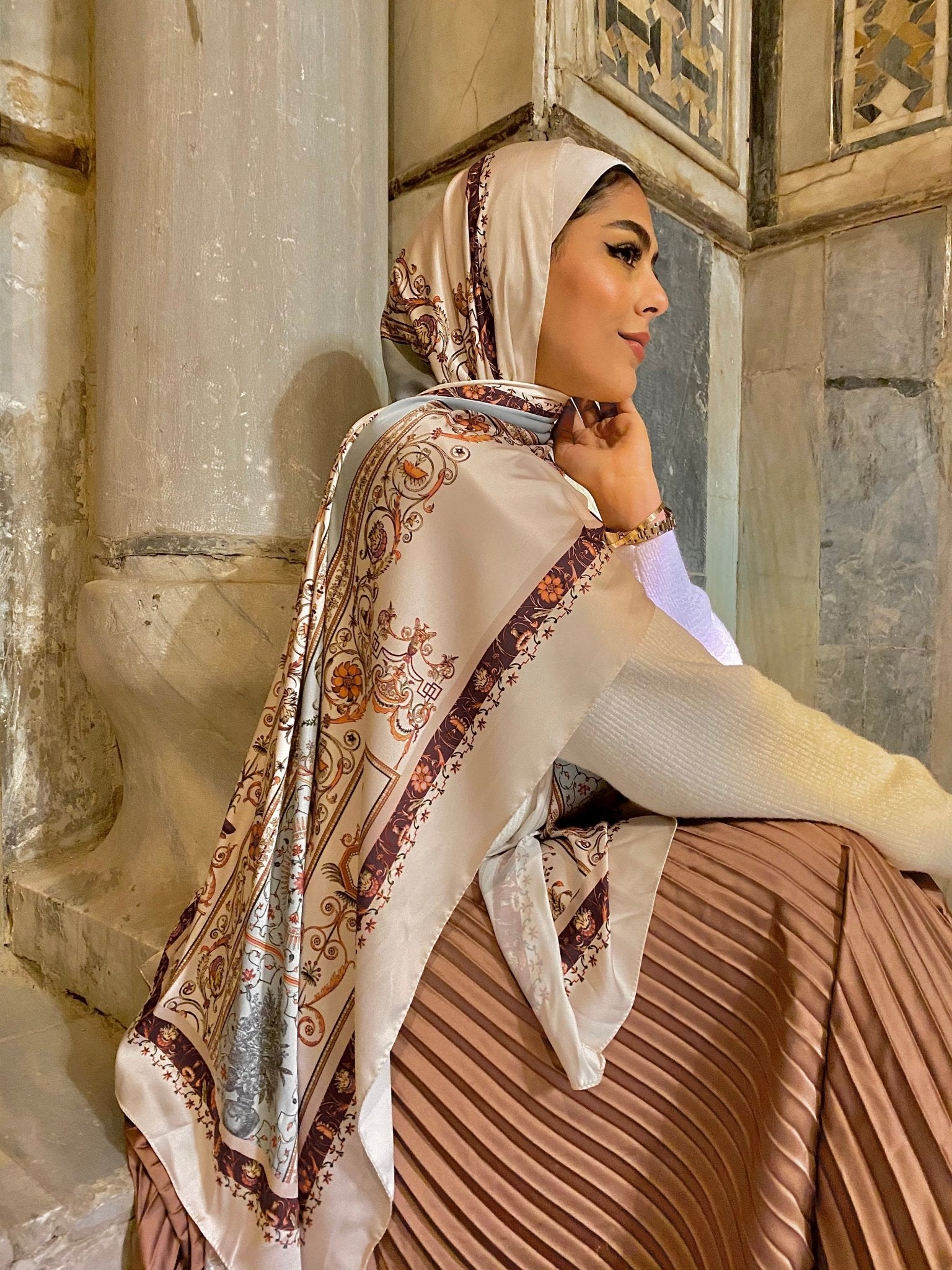 Qumr - Lillyscarfofficial