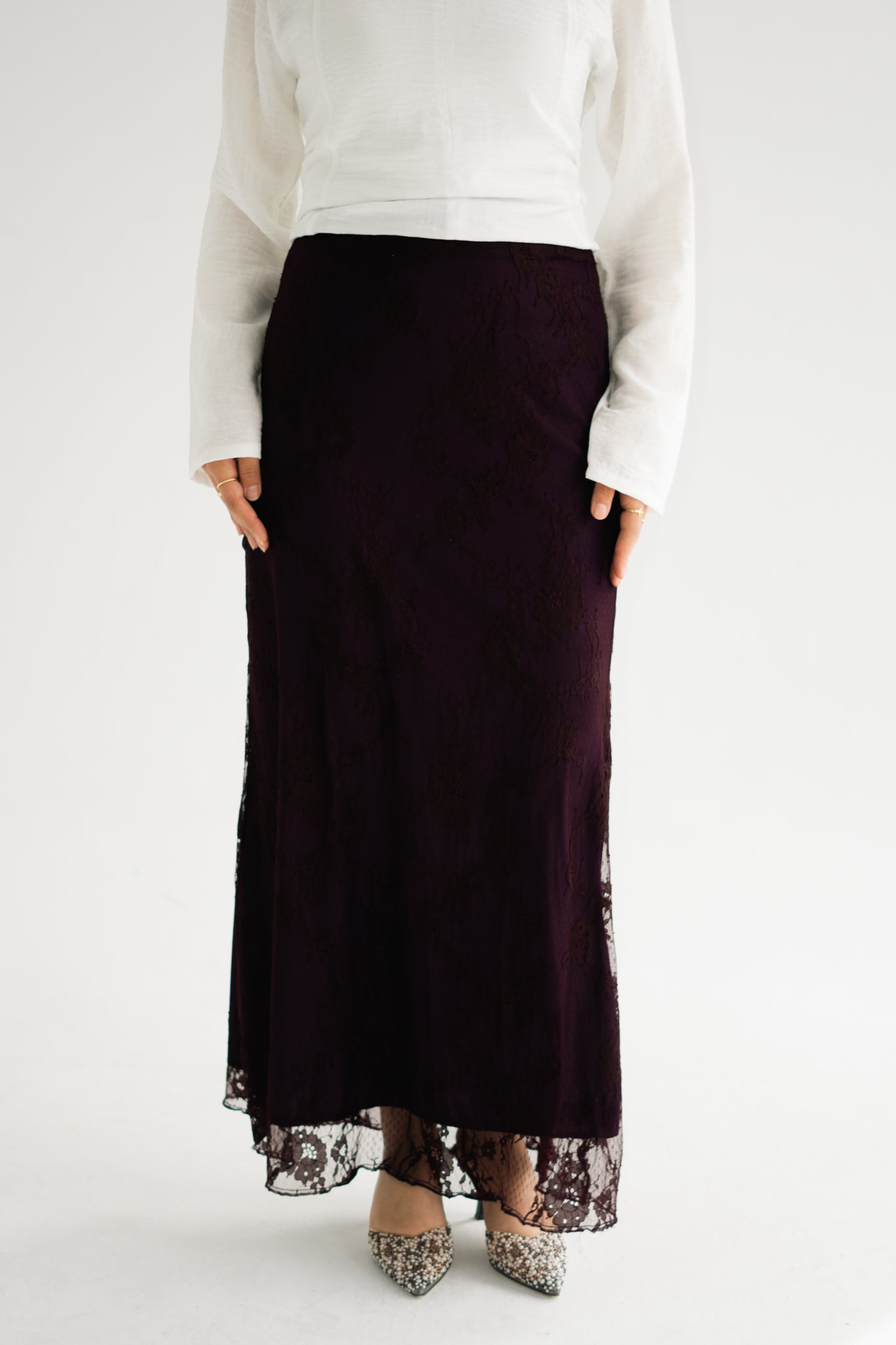 LONG LACE SKIRT
