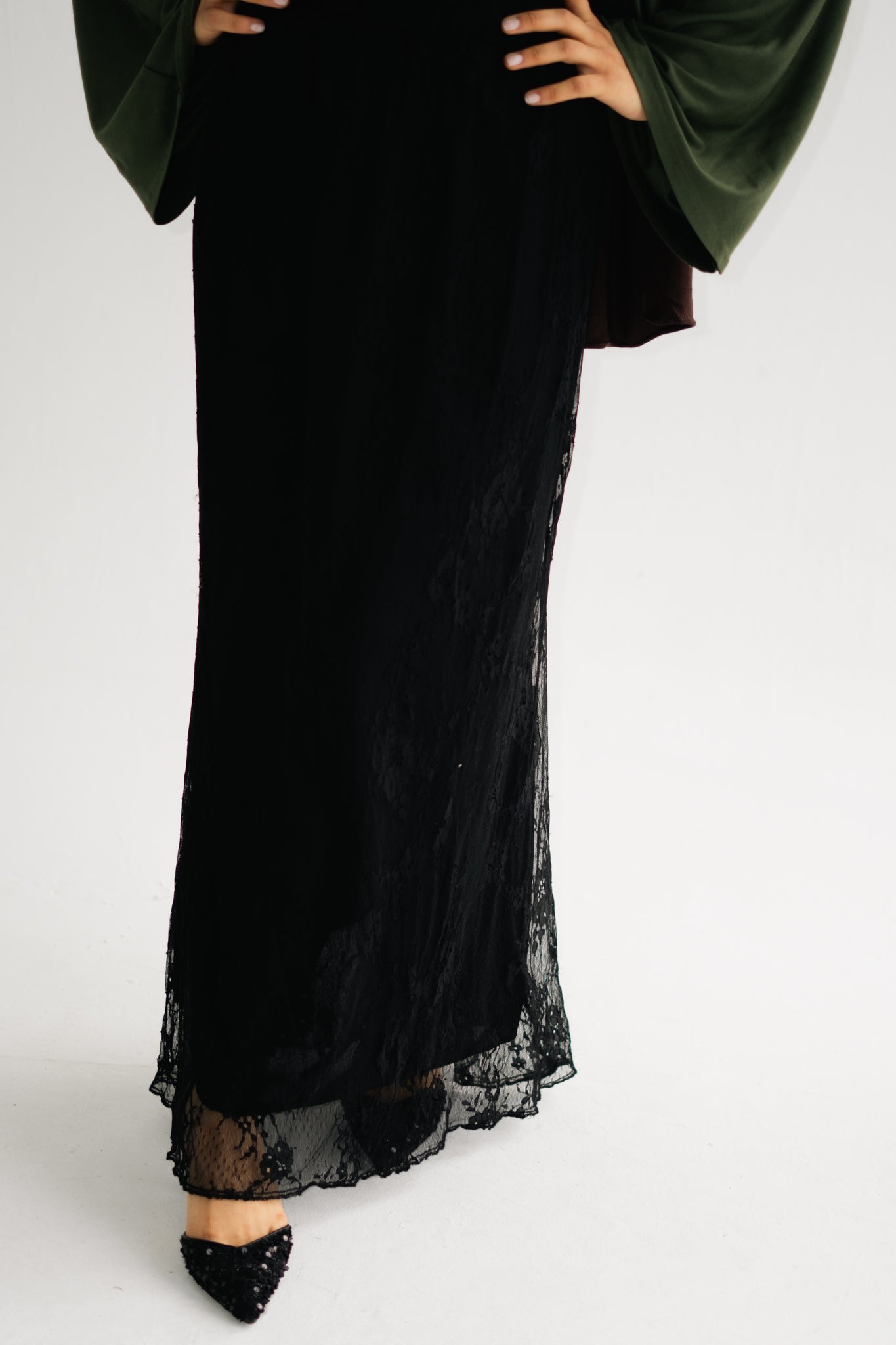 LONG LACE SKIRT
