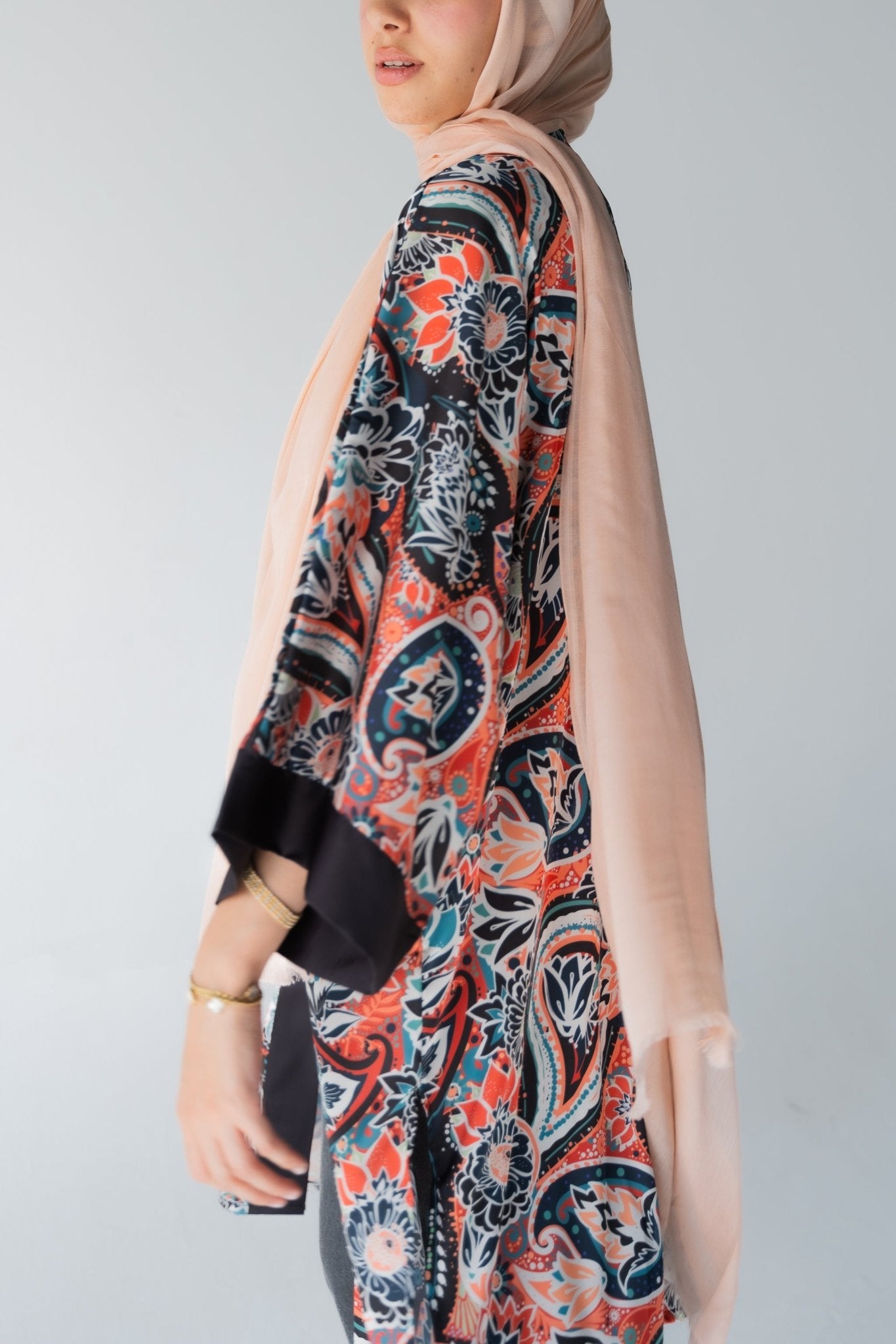 A01 - Lillyscarfofficial