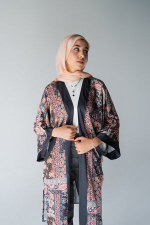 A02 - Lillyscarfofficial