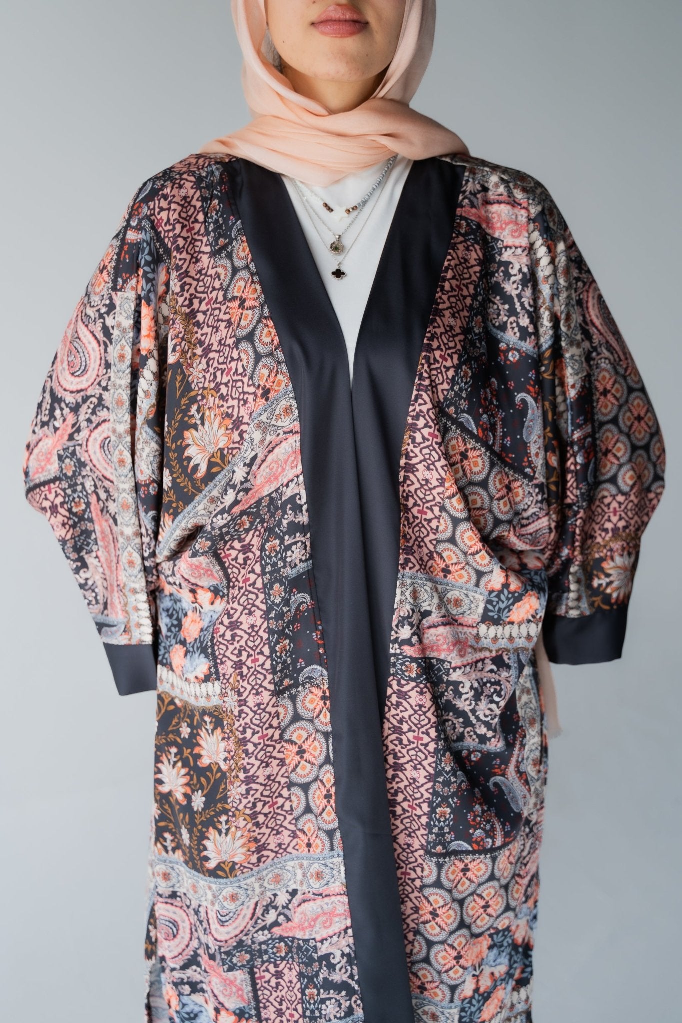 A02 - Lillyscarfofficial