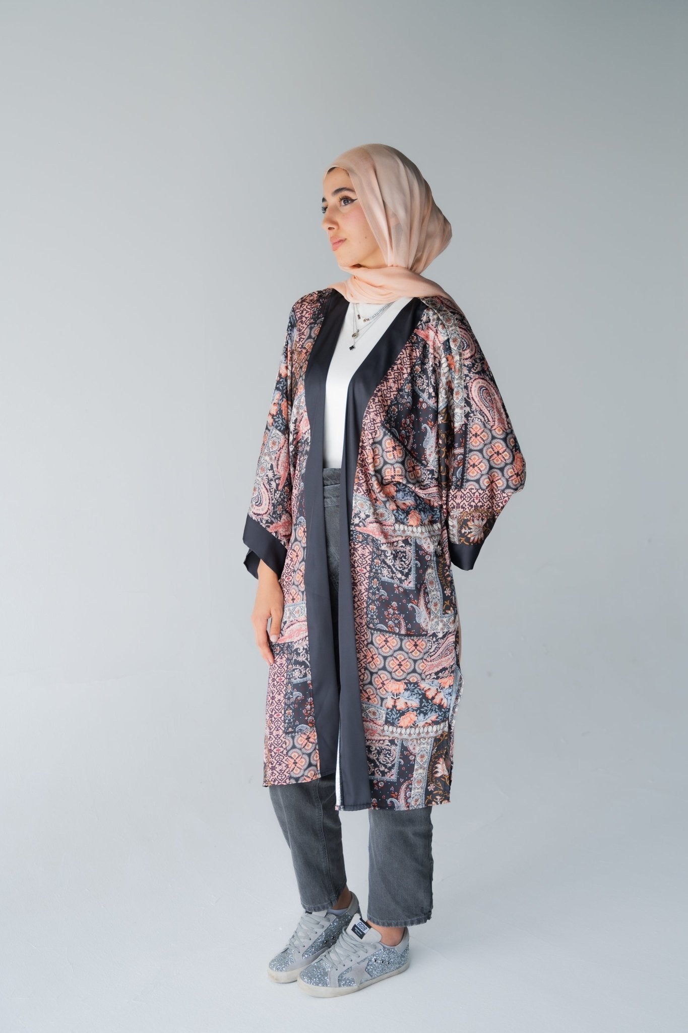 A02 - Lillyscarfofficial