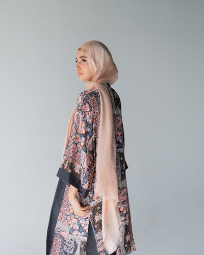 A02 - Lillyscarfofficial