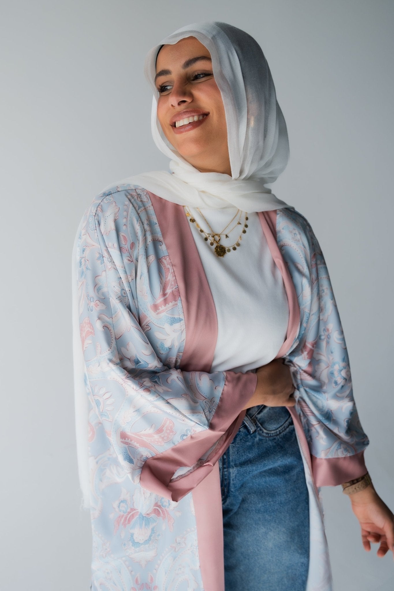 A03 - Lillyscarfofficial