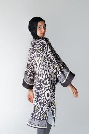 A06 - Lillyscarfofficial