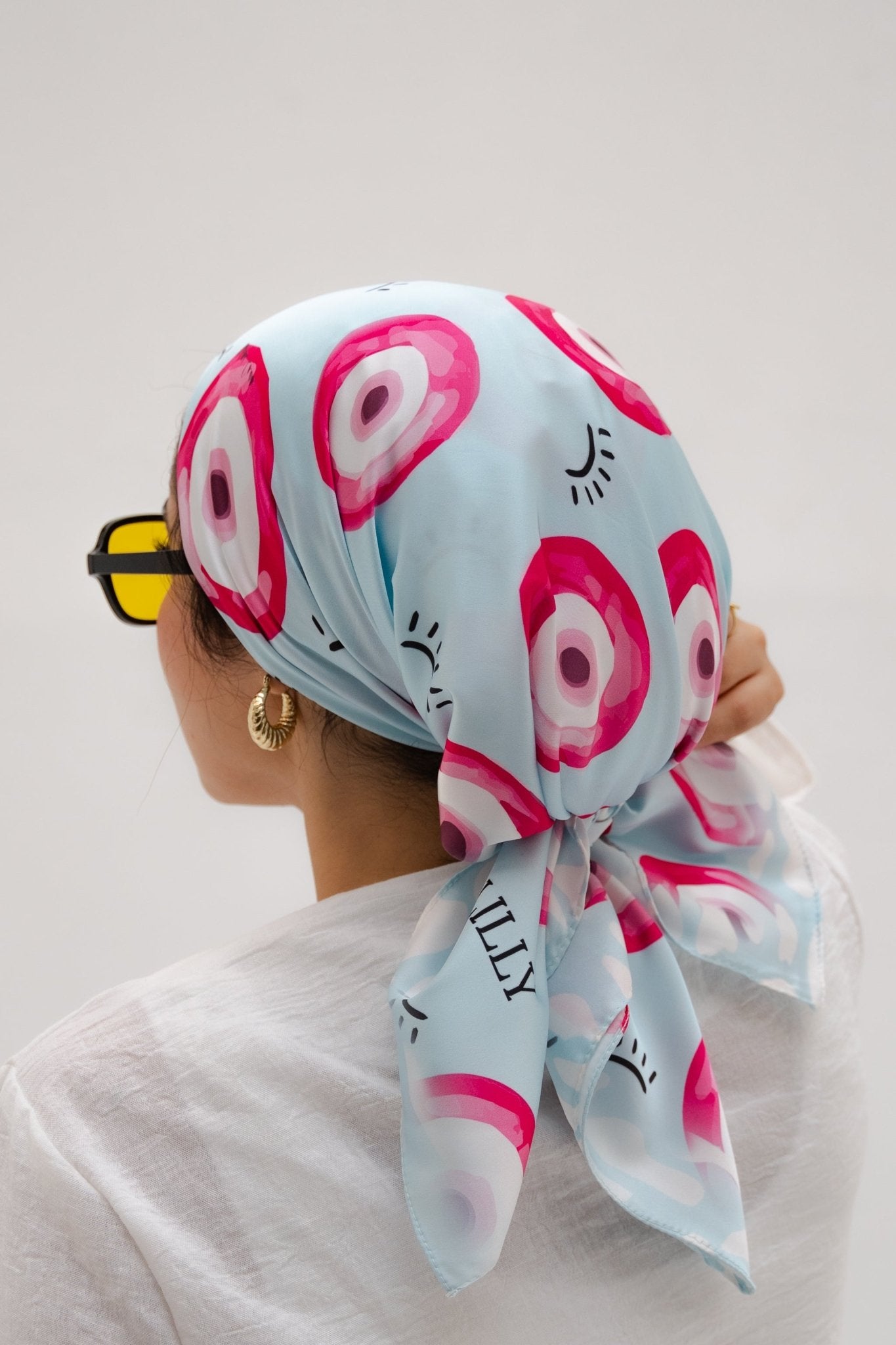 All Eyes On Me - Lillyscarfofficial