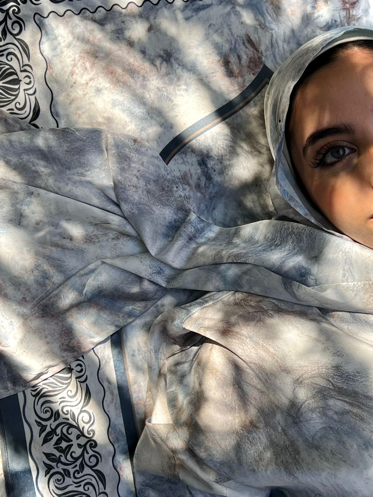 Alora isdal - Lillyscarfofficial