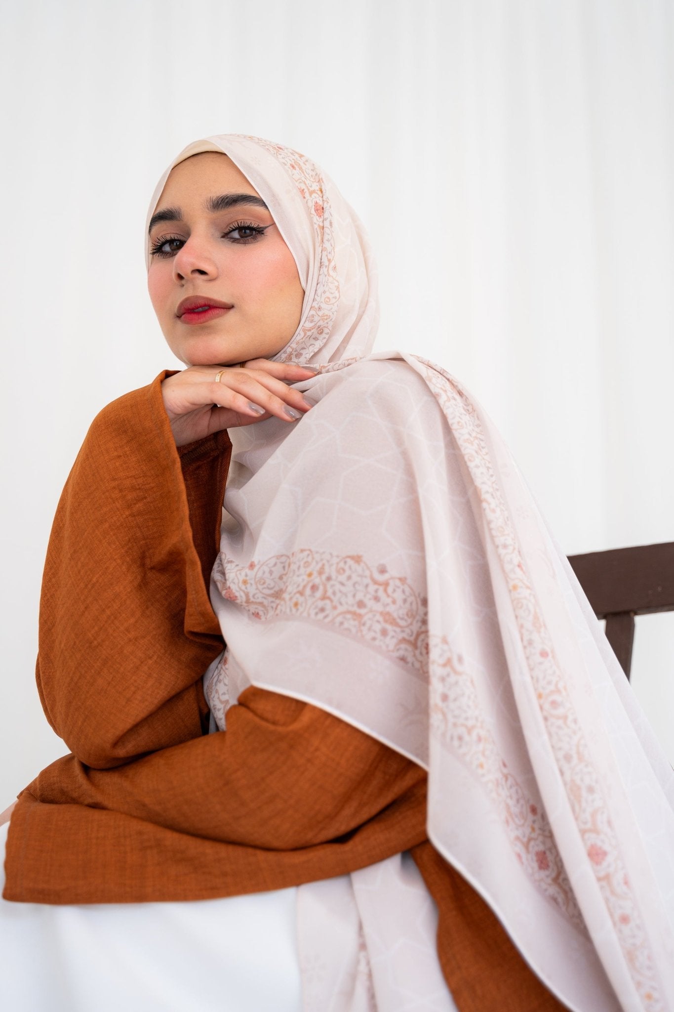 Andalusian grace - Lillyscarfofficial