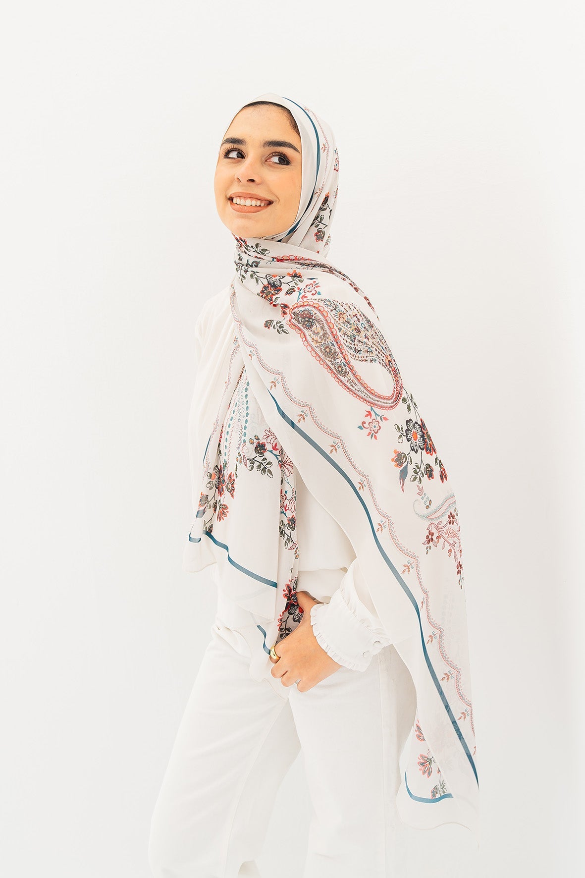 Avrel - Lillyscarfofficial