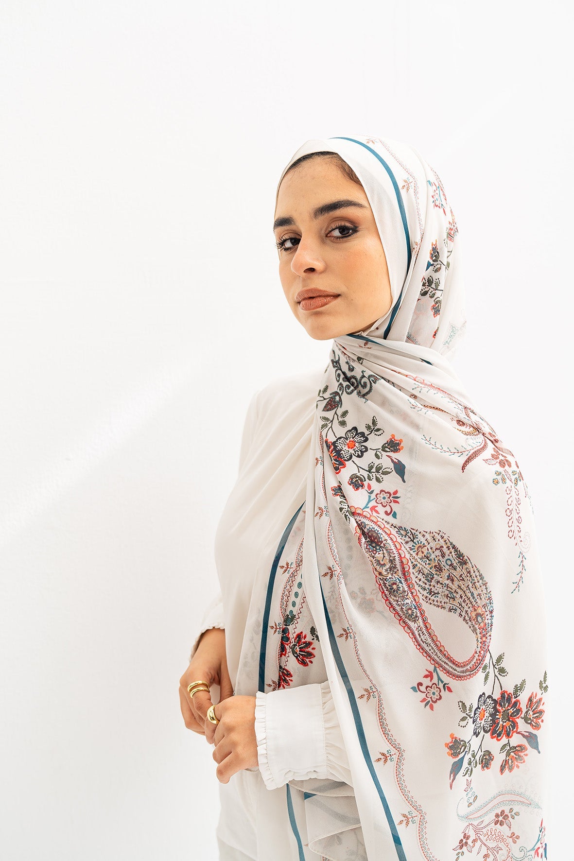 Avrel - Lillyscarfofficial