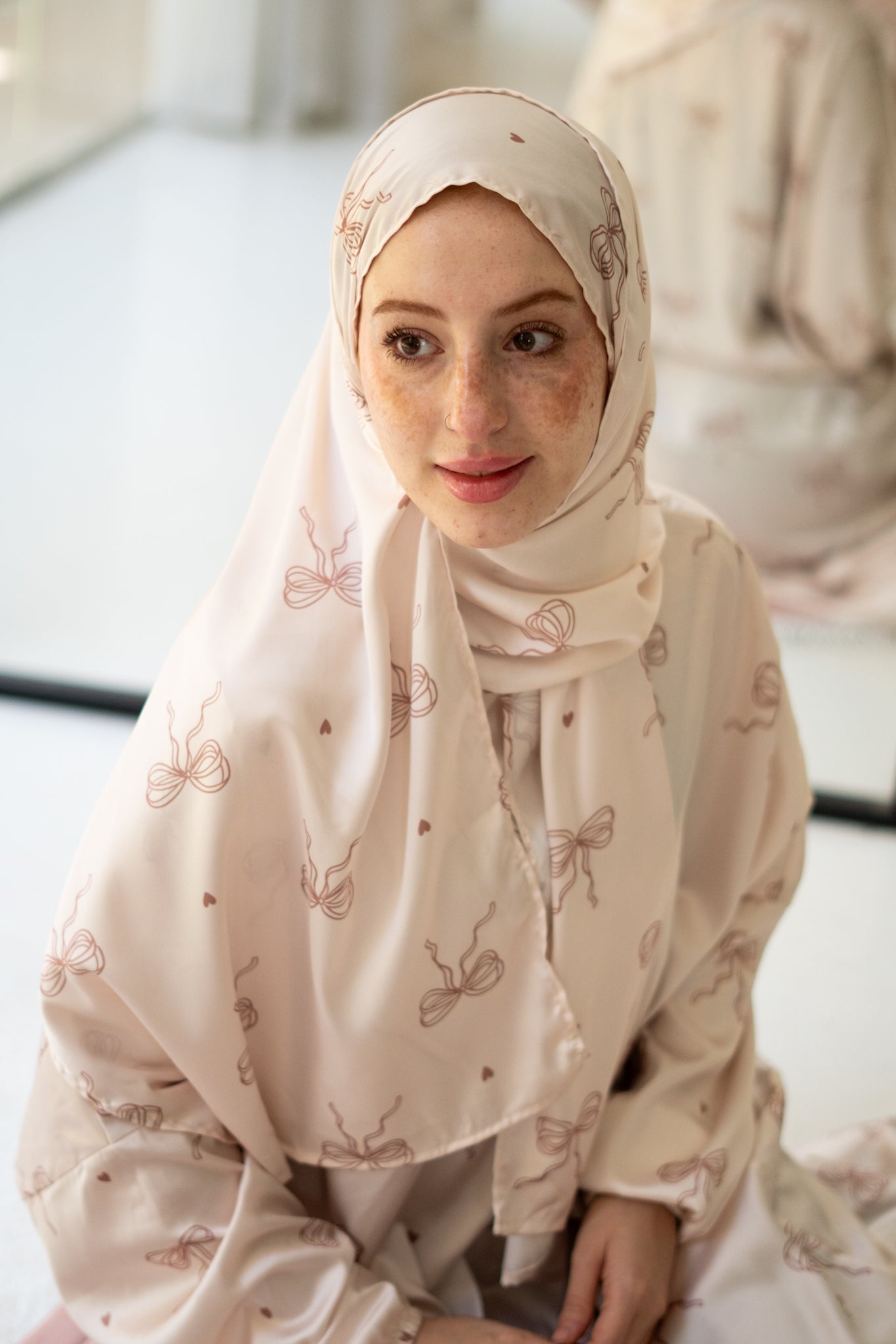 Beige Bows Isdal - Lillyscarfofficial