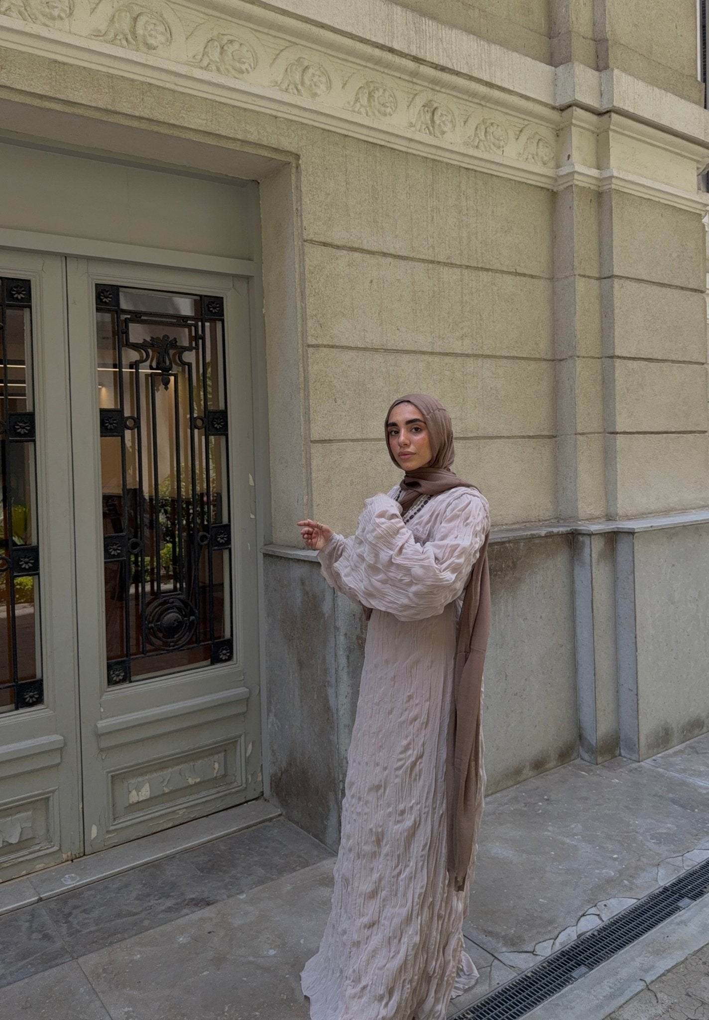 BEIGE CRINKLED DRESS - Lillyscarfofficial