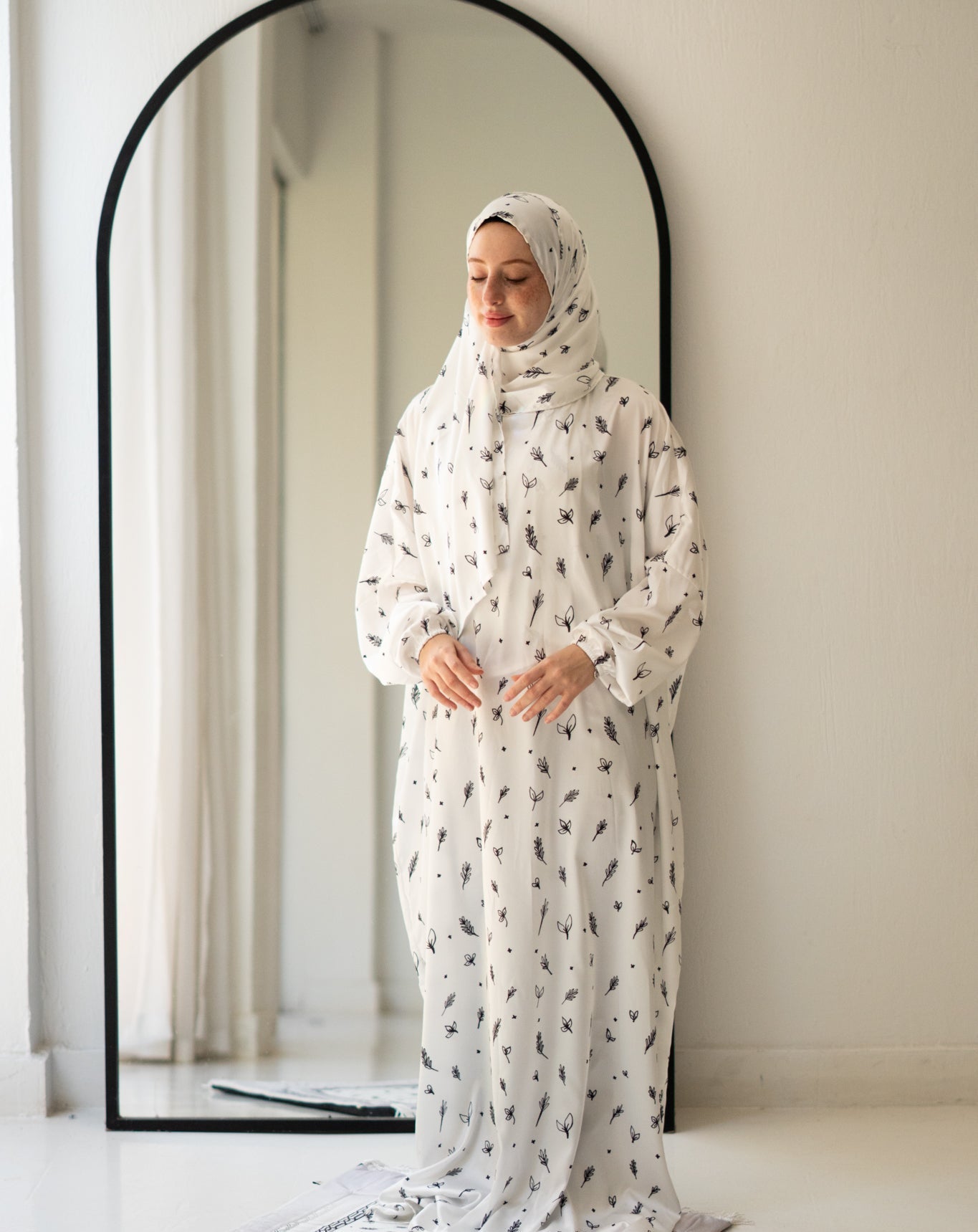 Black Flower - Lillyscarfofficial