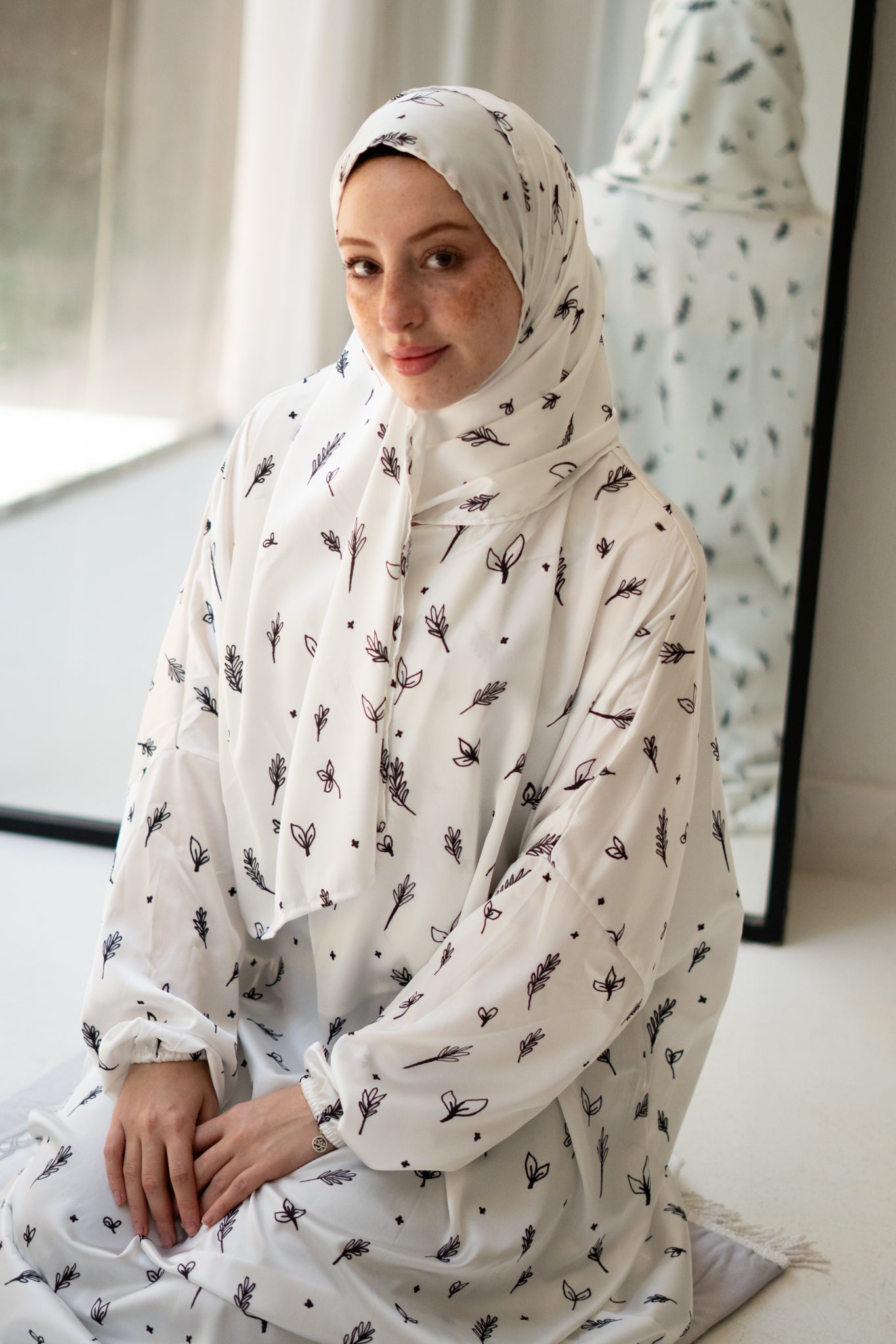 Black Flower - Lillyscarfofficial
