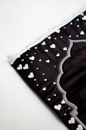 Black Hearts Rug - Lillyscarfofficial