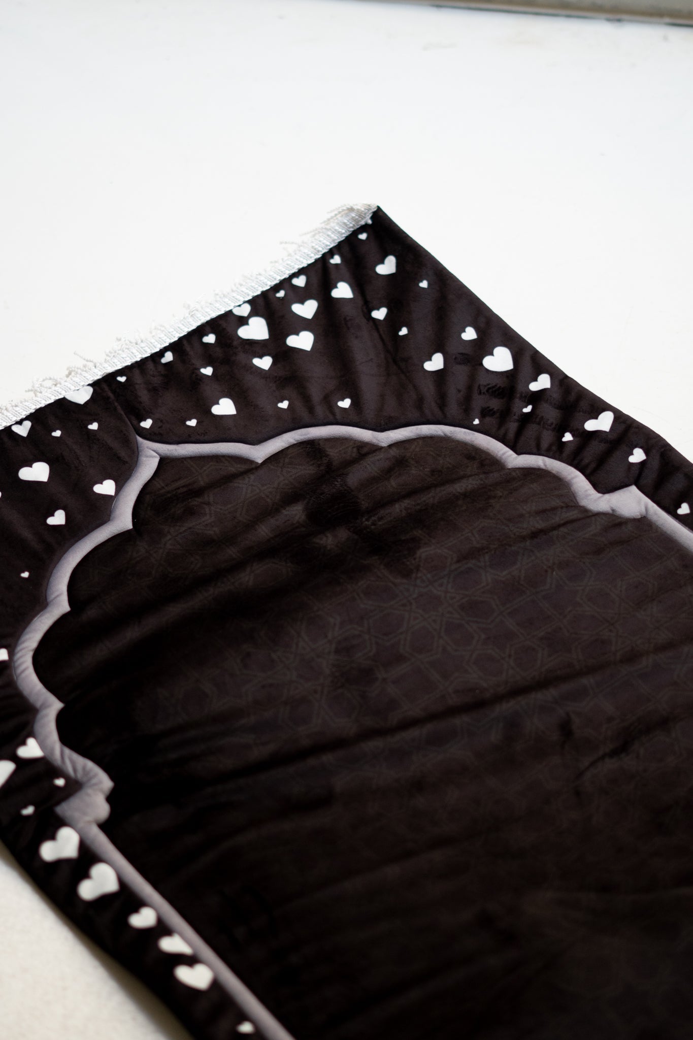 Black Hearts Rug - Lillyscarfofficial