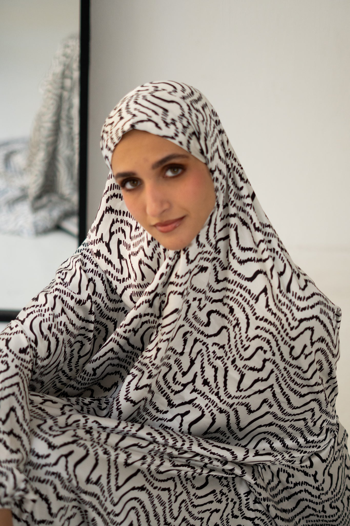 Black & white - Lillyscarfofficial