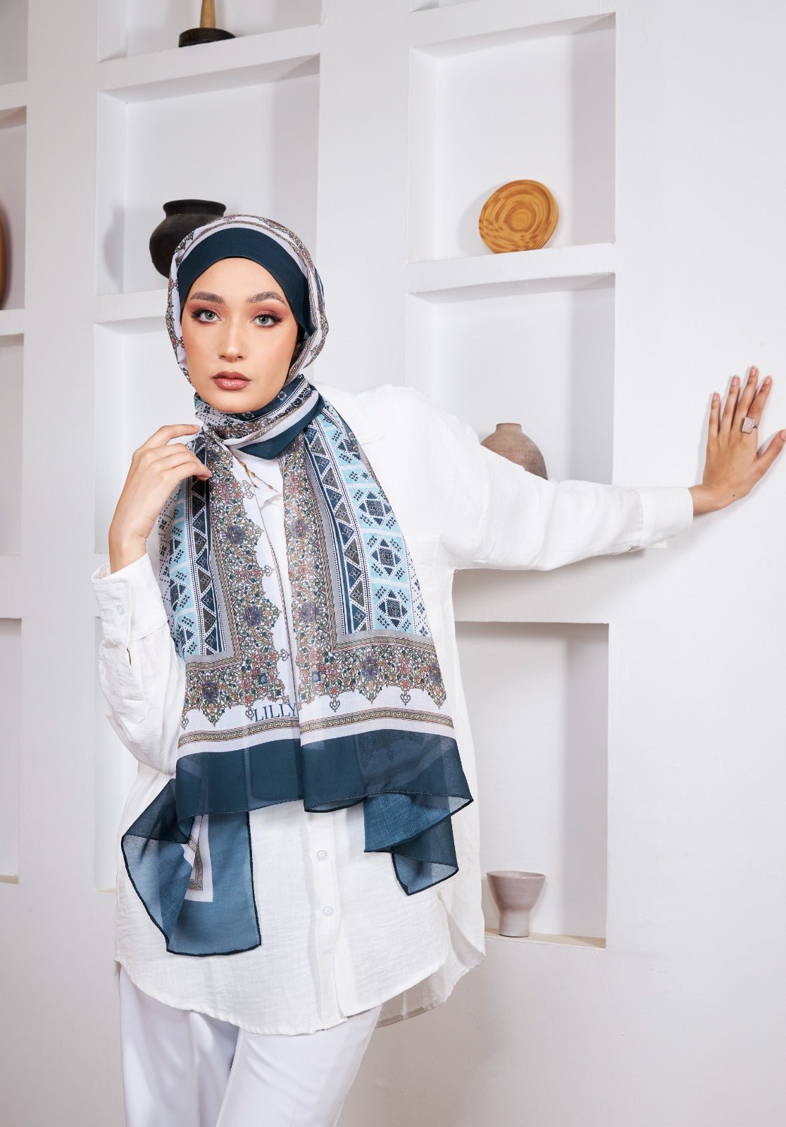 Farha - Lillyscarfofficial