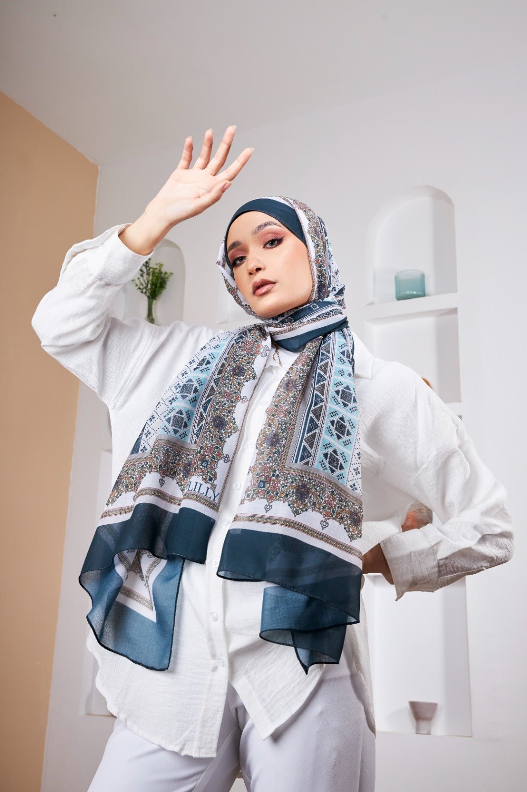 Farha - Lillyscarfofficial