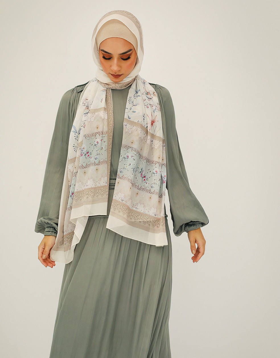 Julian - Lillyscarfofficial