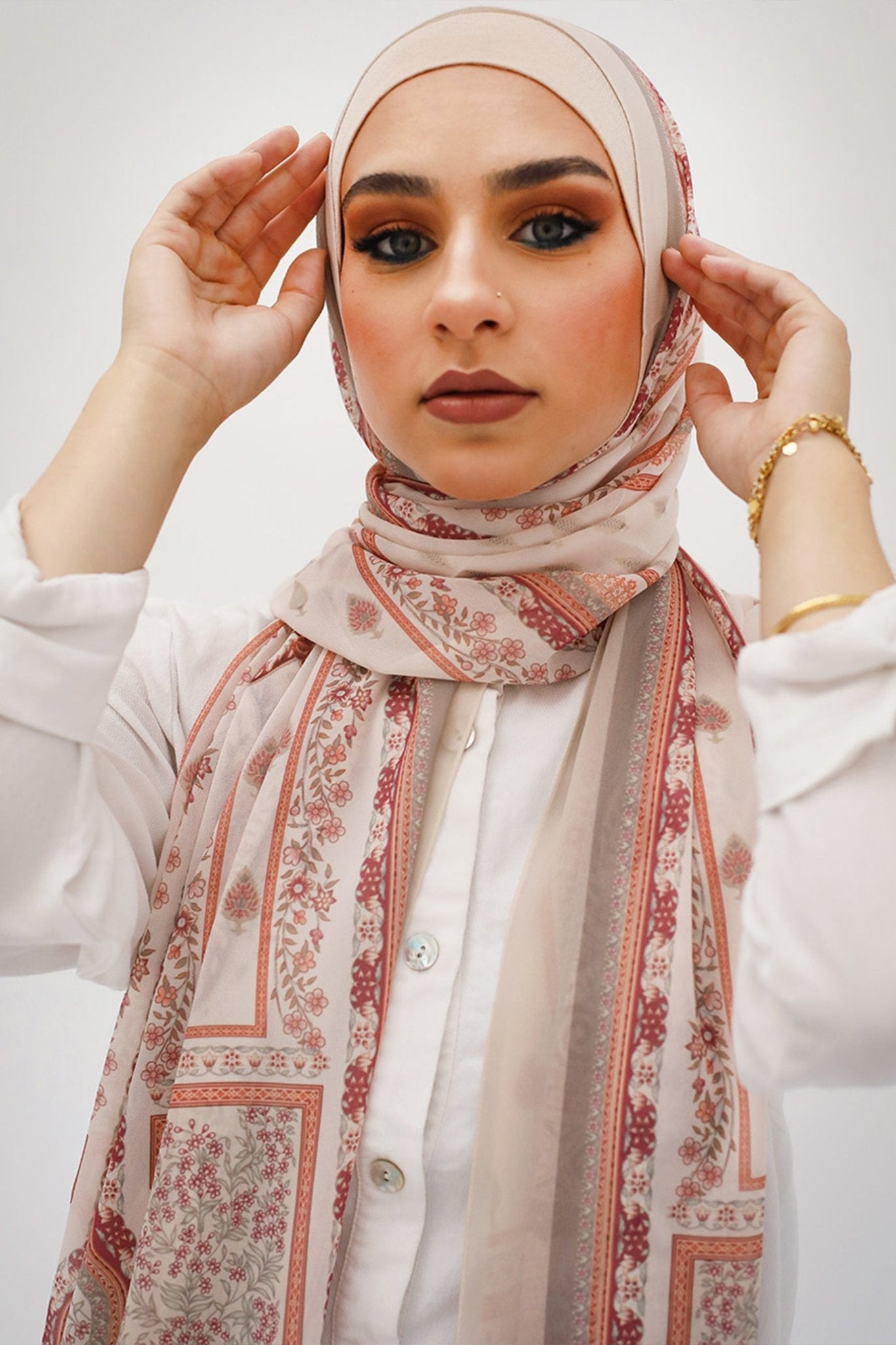 Klara - Lillyscarfofficial