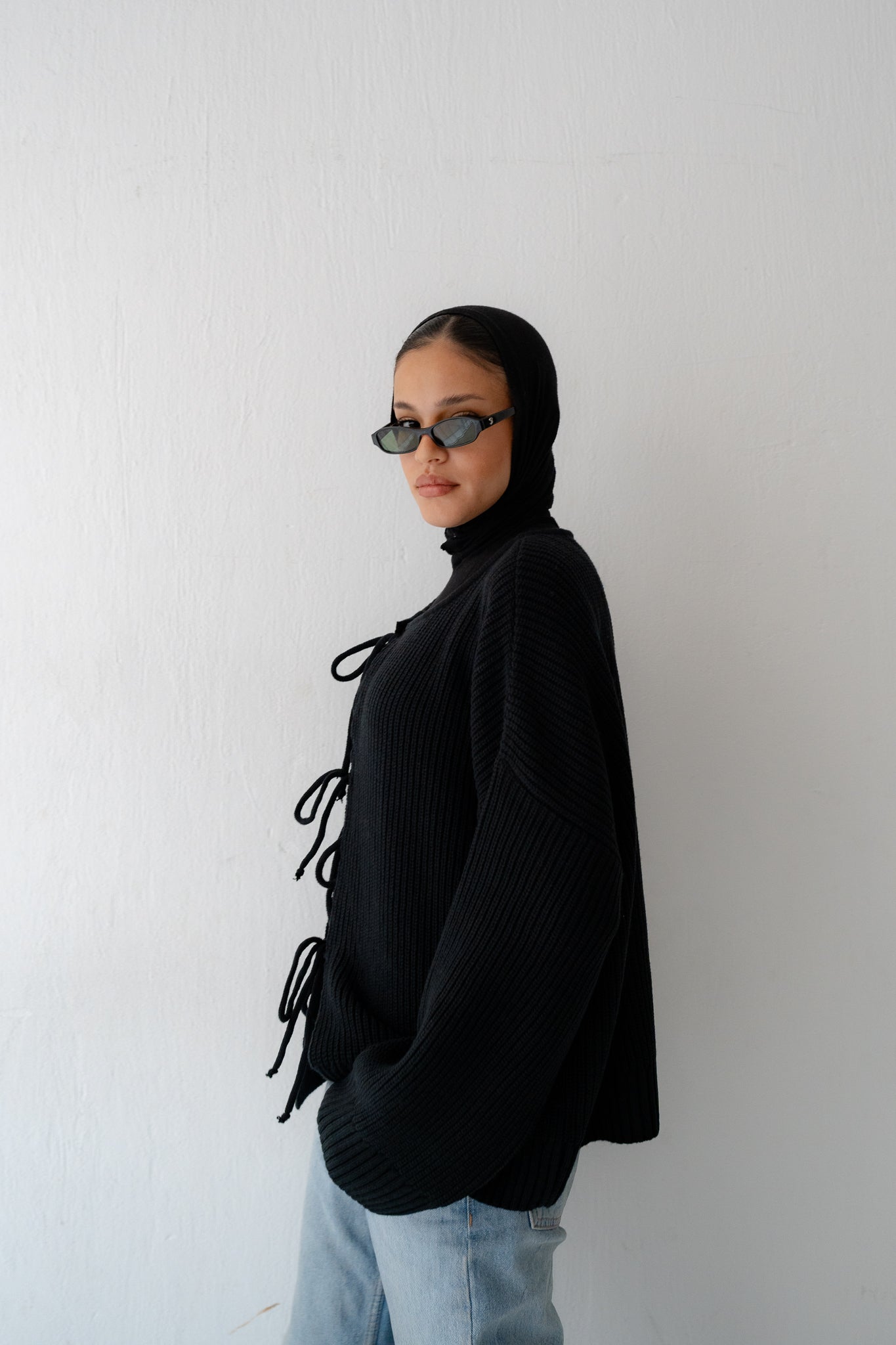 KNIT CARDIGAN WITH BOW IN BLACK - Lillyscarfofficial