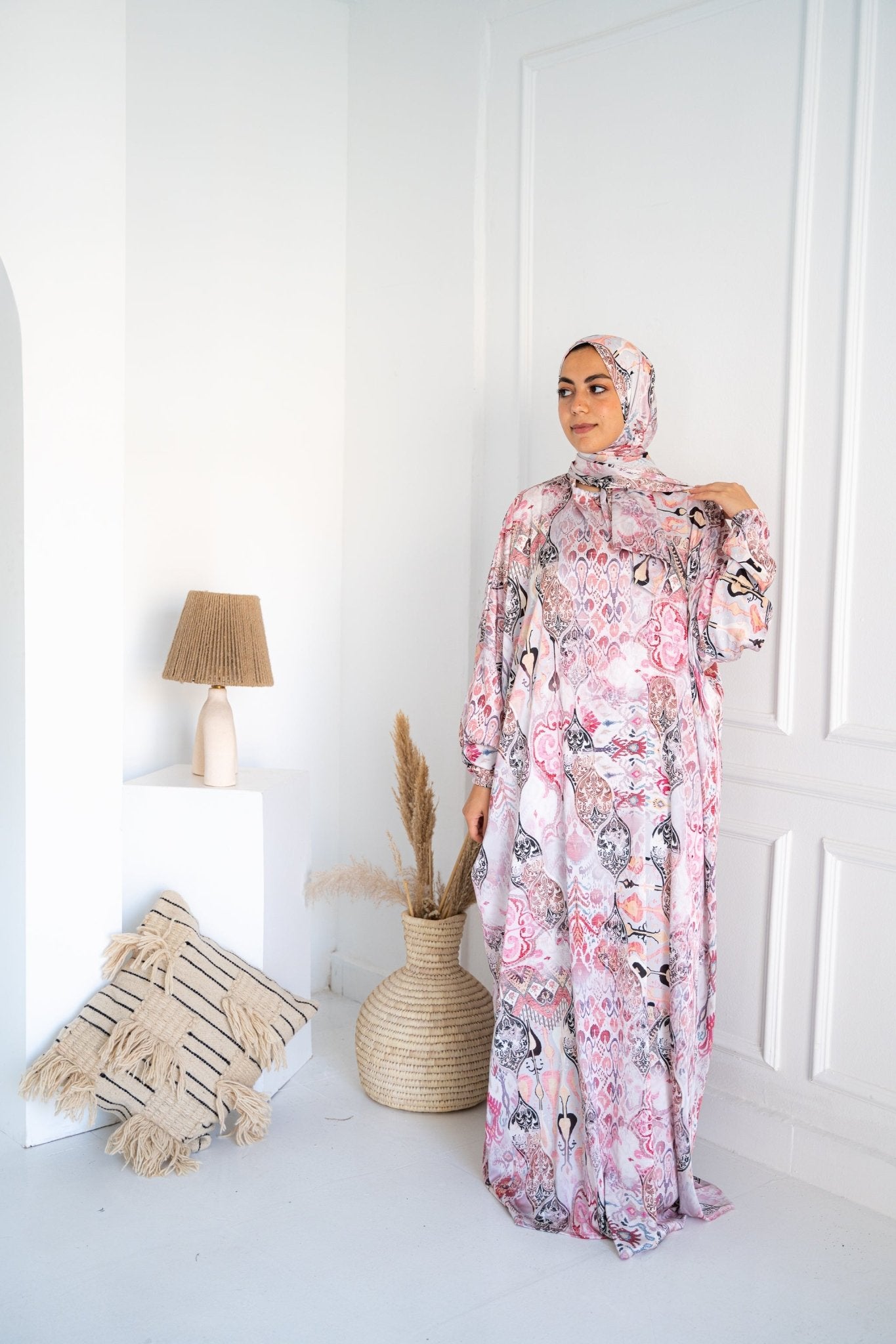 Leora isdal - Lillyscarfofficial