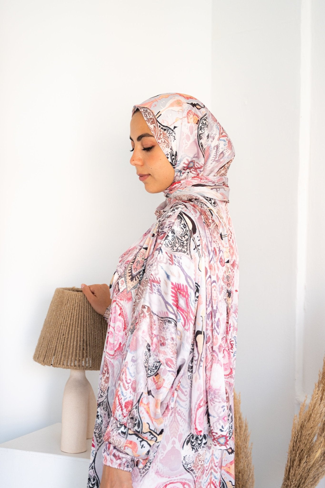 Leora isdal - Lillyscarfofficial