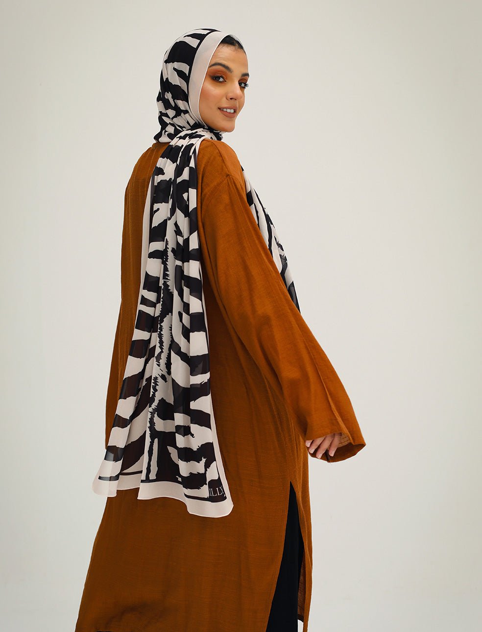 Levo - Lillyscarfofficial