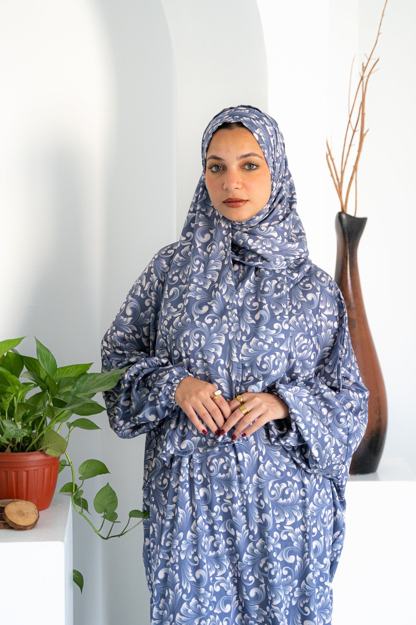 Lilah isdal - Lillyscarfofficial