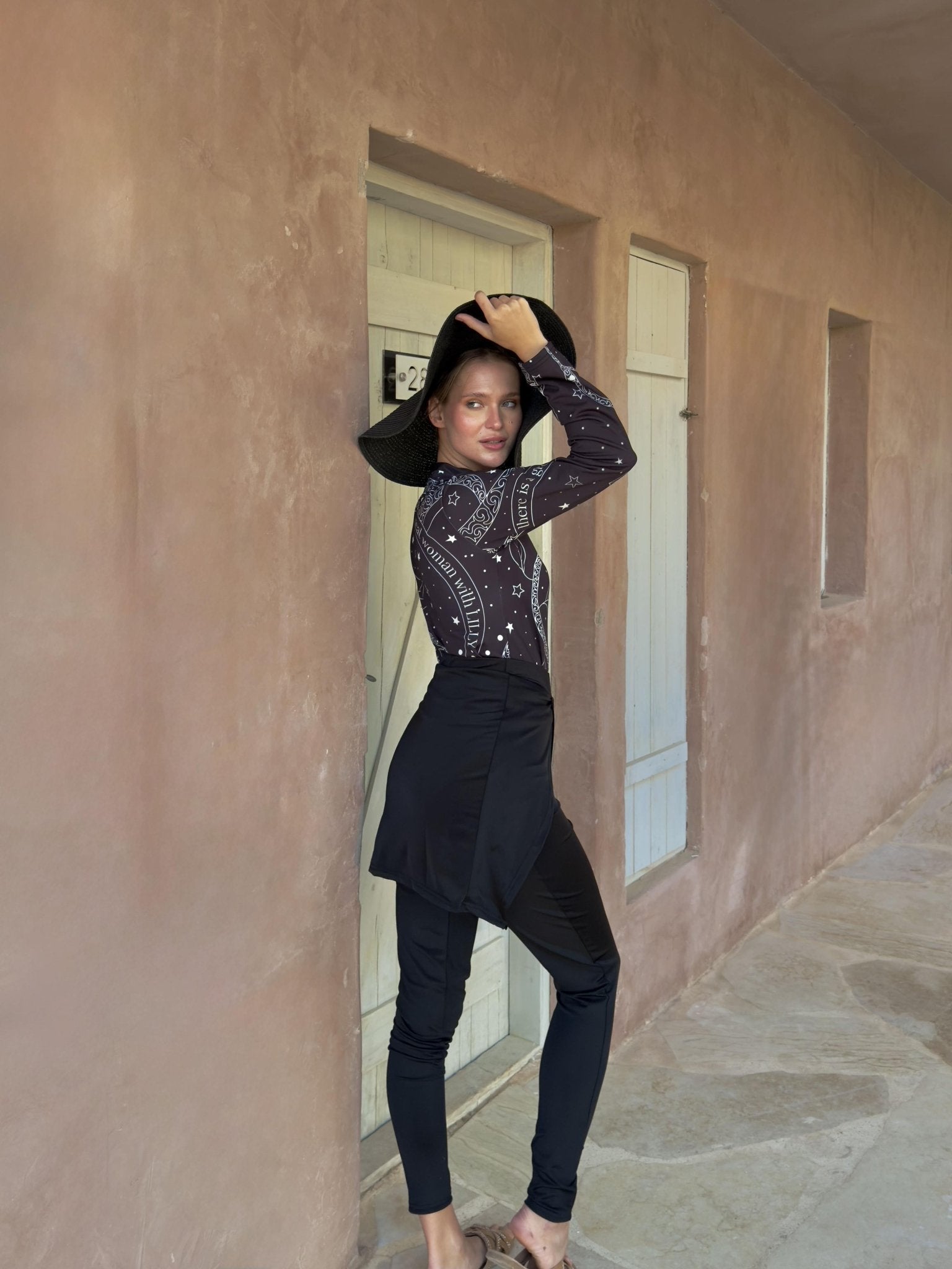 Manmablack - Lillyscarfofficial