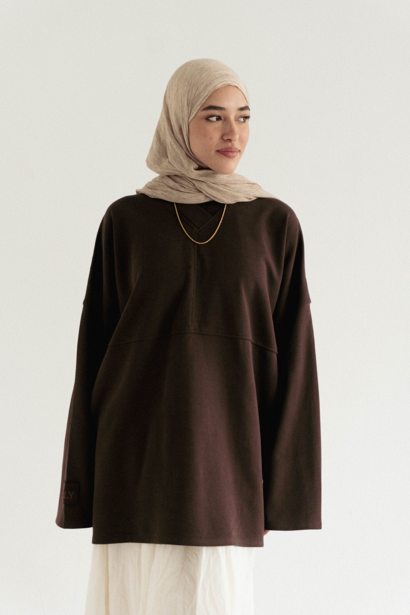 Minimal V in Brown - Lillyscarfofficial