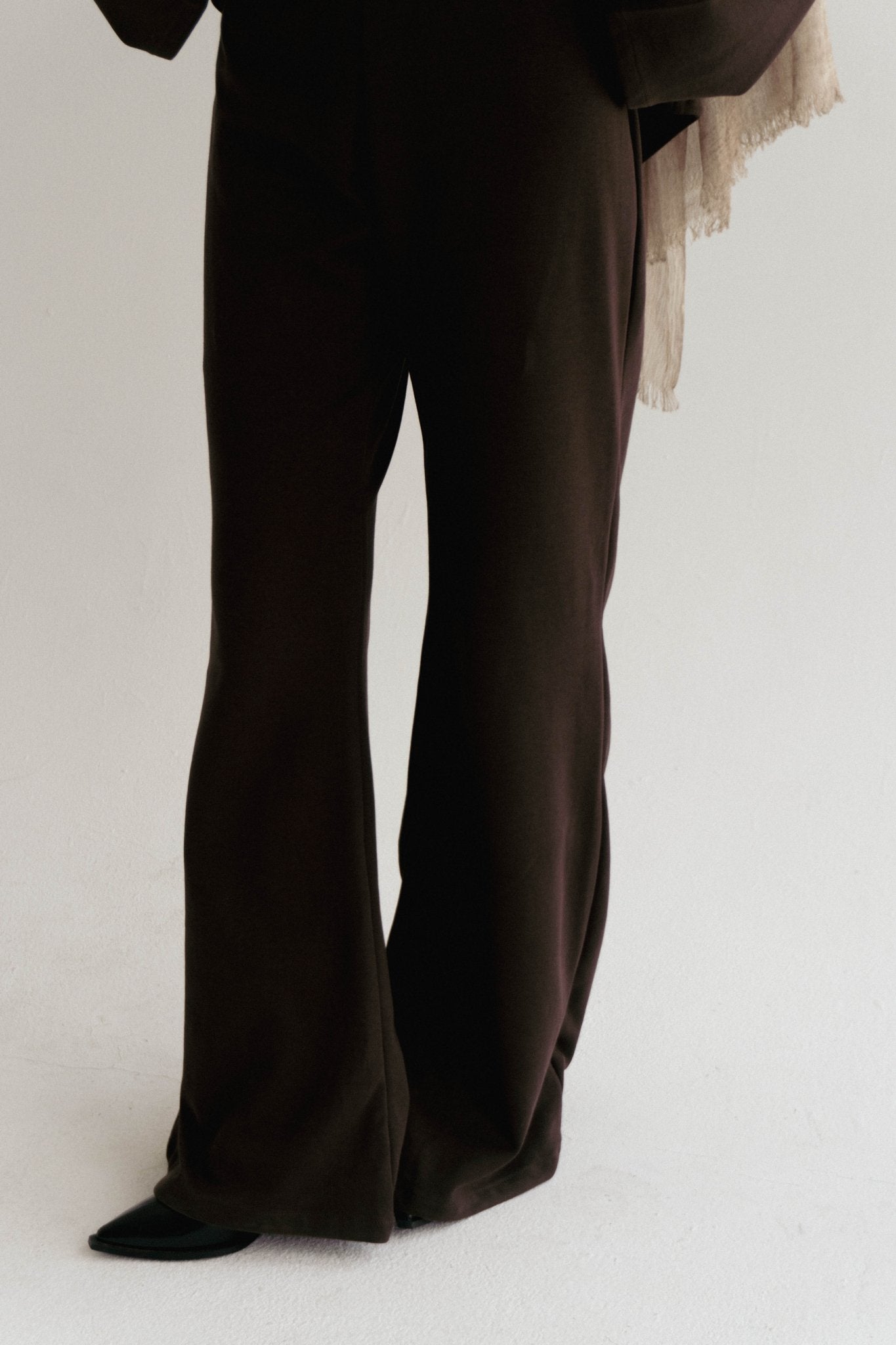 Minimal V in Brown - Lillyscarfofficial