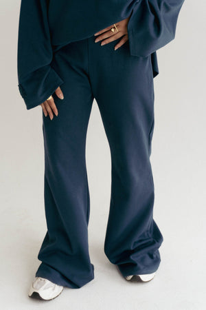 Minimal V in petroleum - Lillyscarfofficial