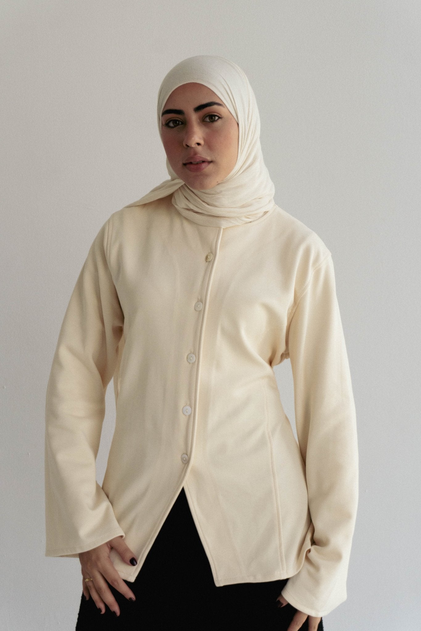 Mira Buttoned Top in crème - Lillyscarfofficial