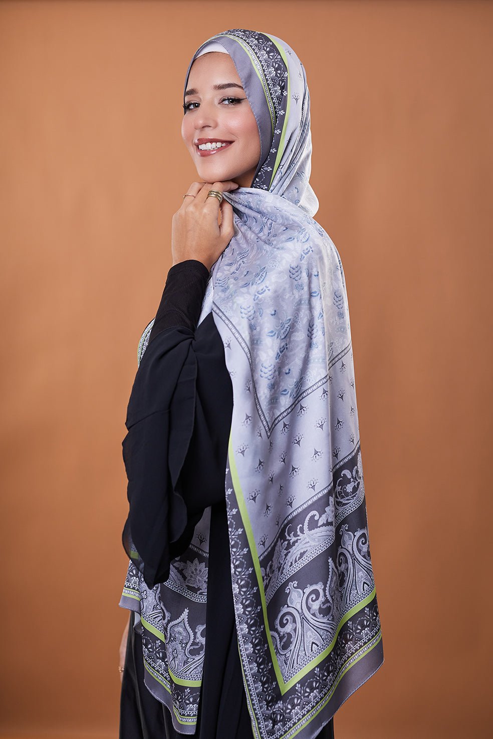 Nala - Lillyscarfofficial