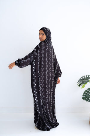 Nyrah isdal - Lillyscarfofficial