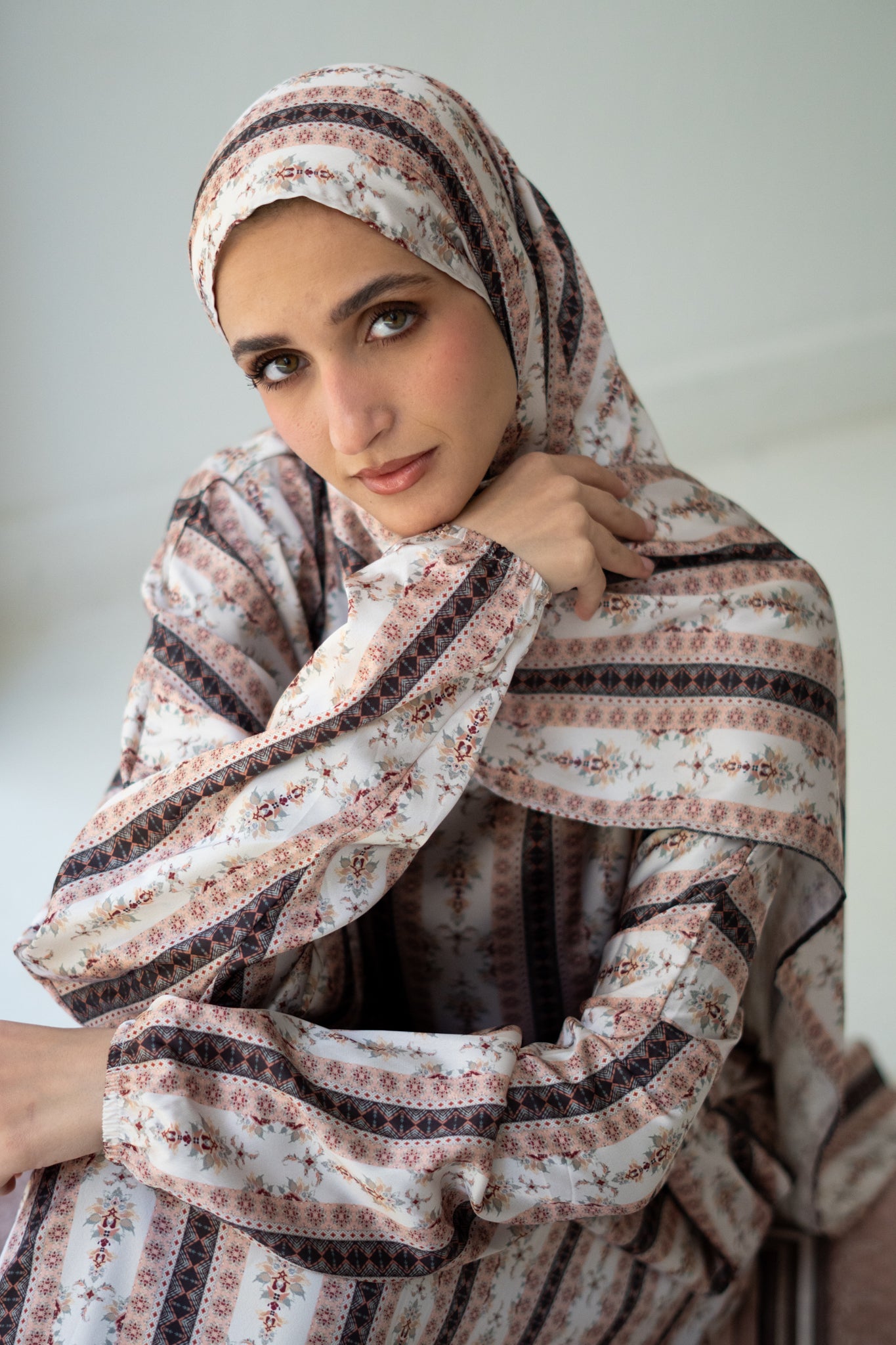 Qamer isdal - Lillyscarfofficial