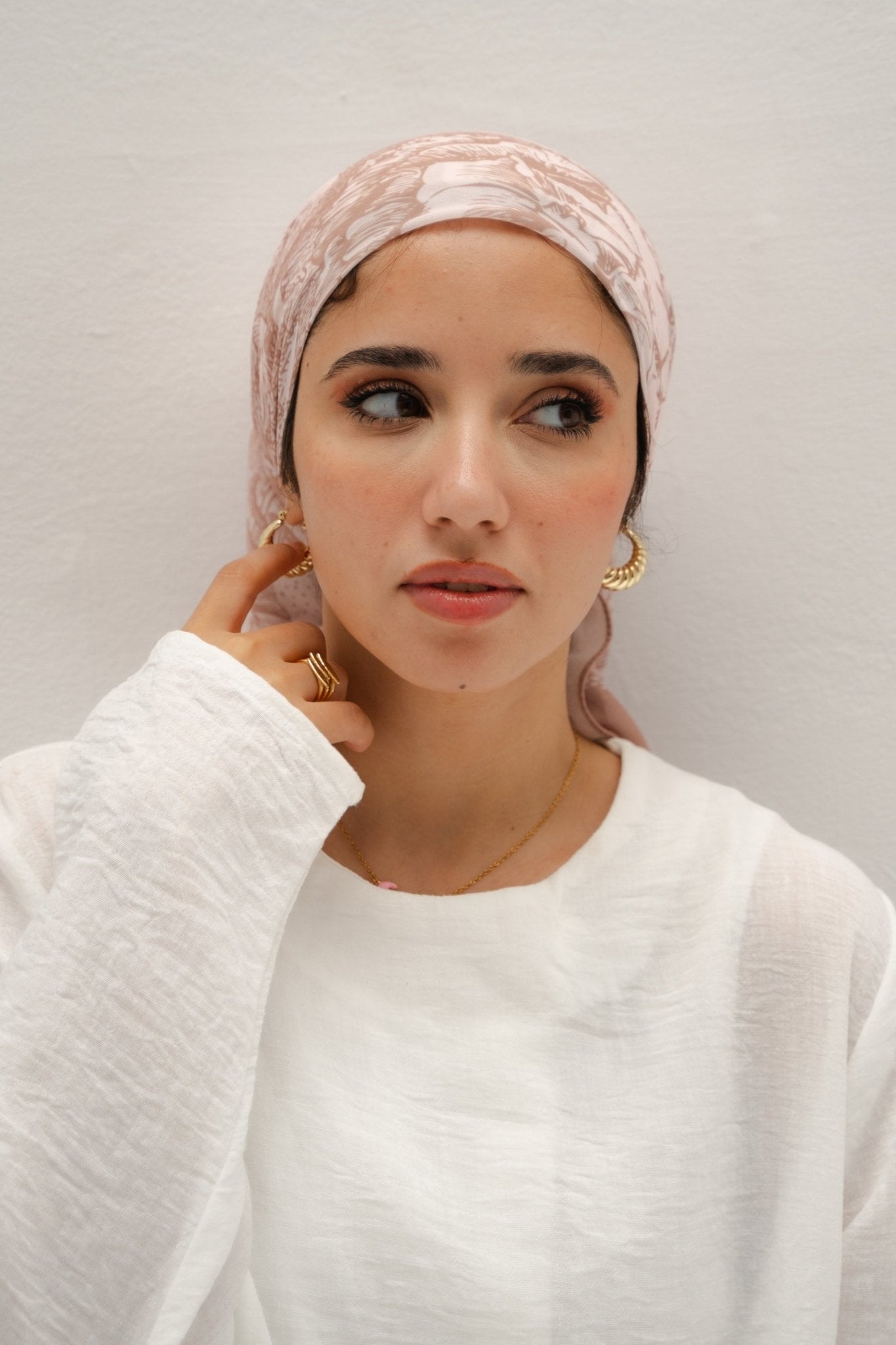 Ravia - Lillyscarfofficial