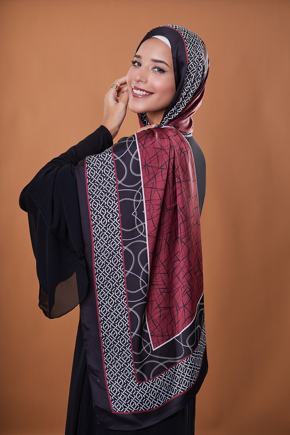 Red Valerie - Lillyscarfofficial