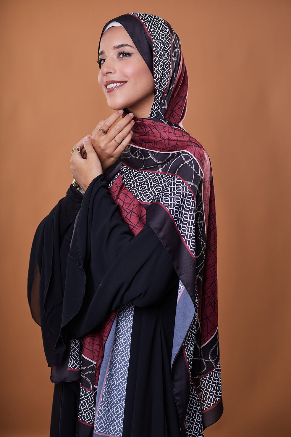 Red Valerie - Lillyscarfofficial