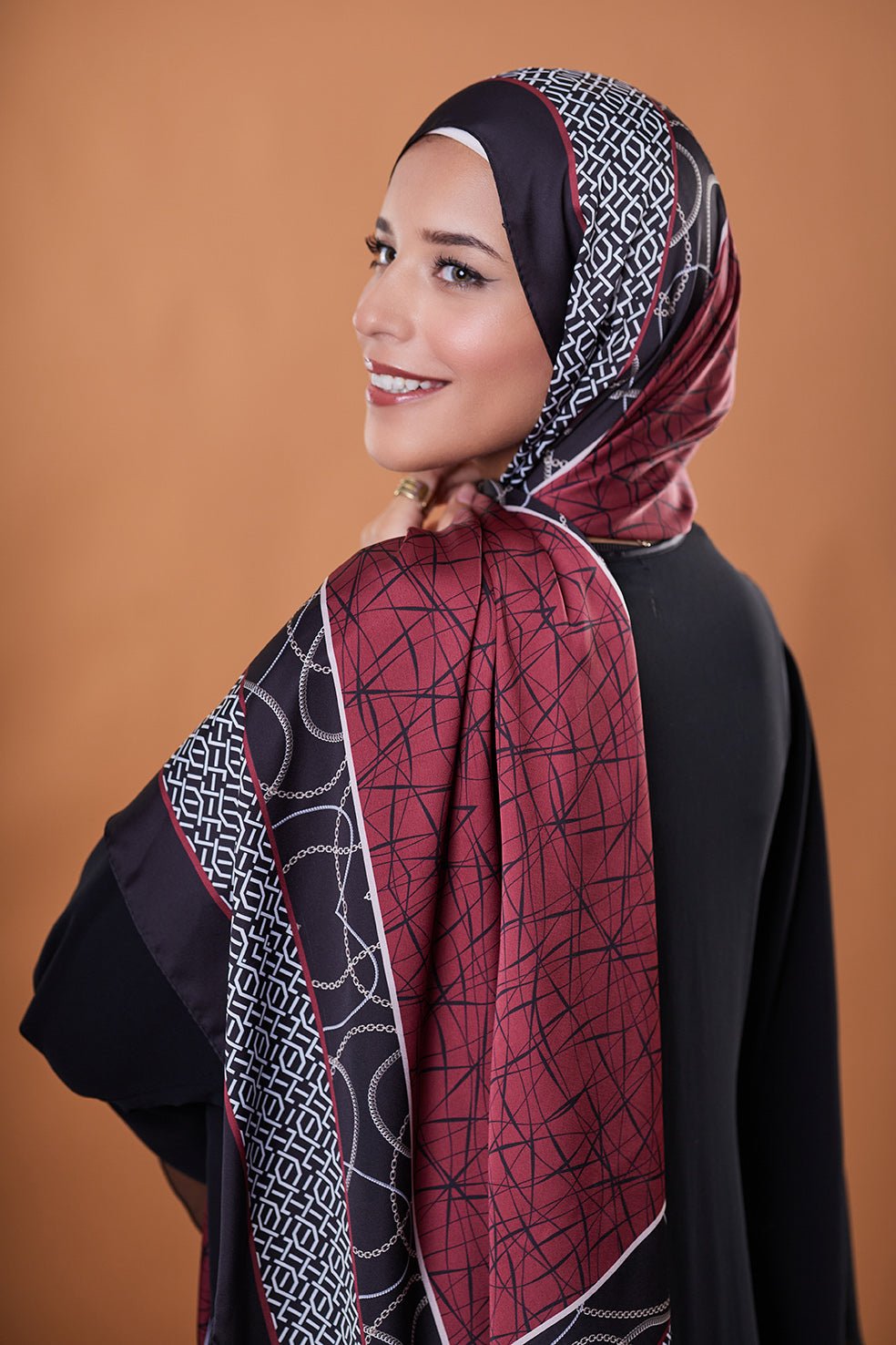 Red Valerie - Lillyscarfofficial