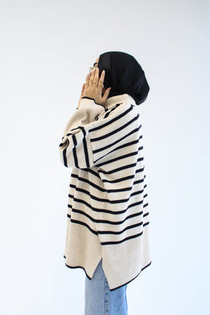 Soft Striped Pullover in black - Lillyscarfofficial