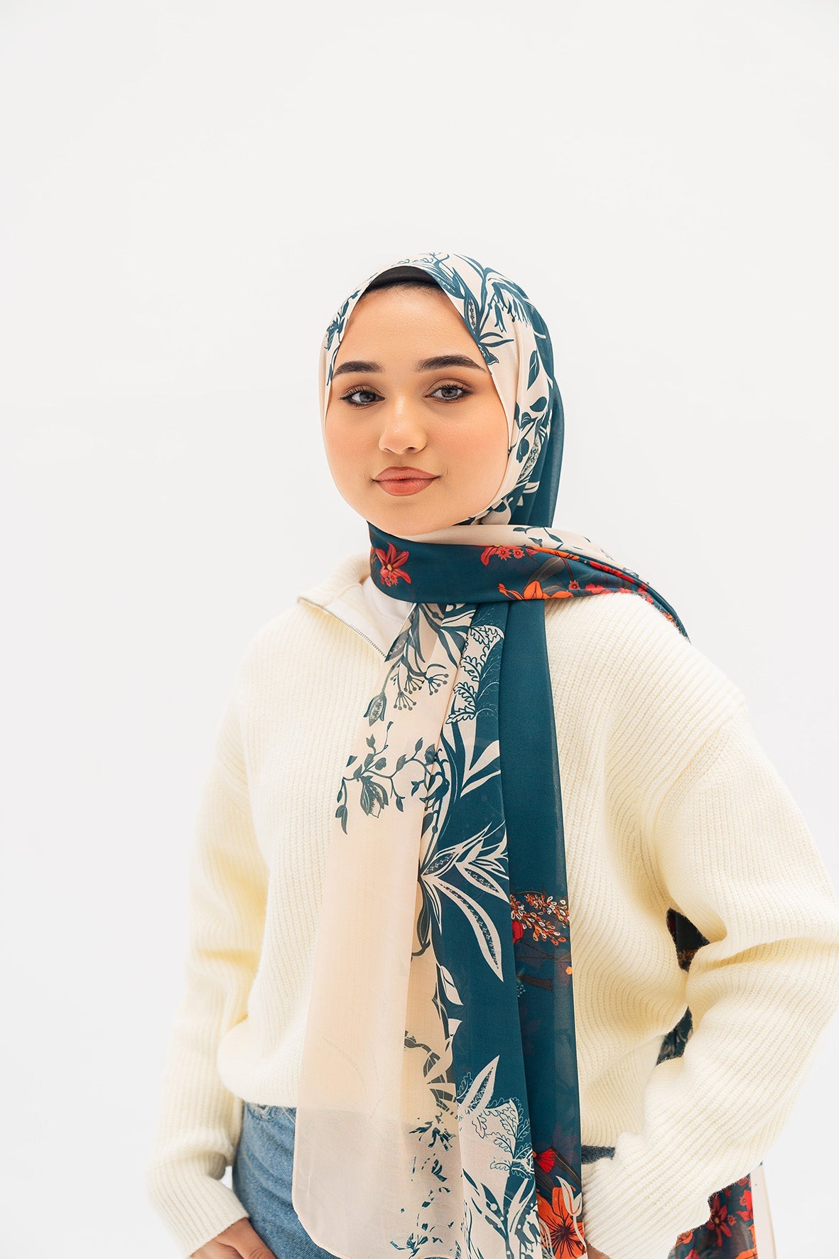 Swann - Lillyscarfofficial