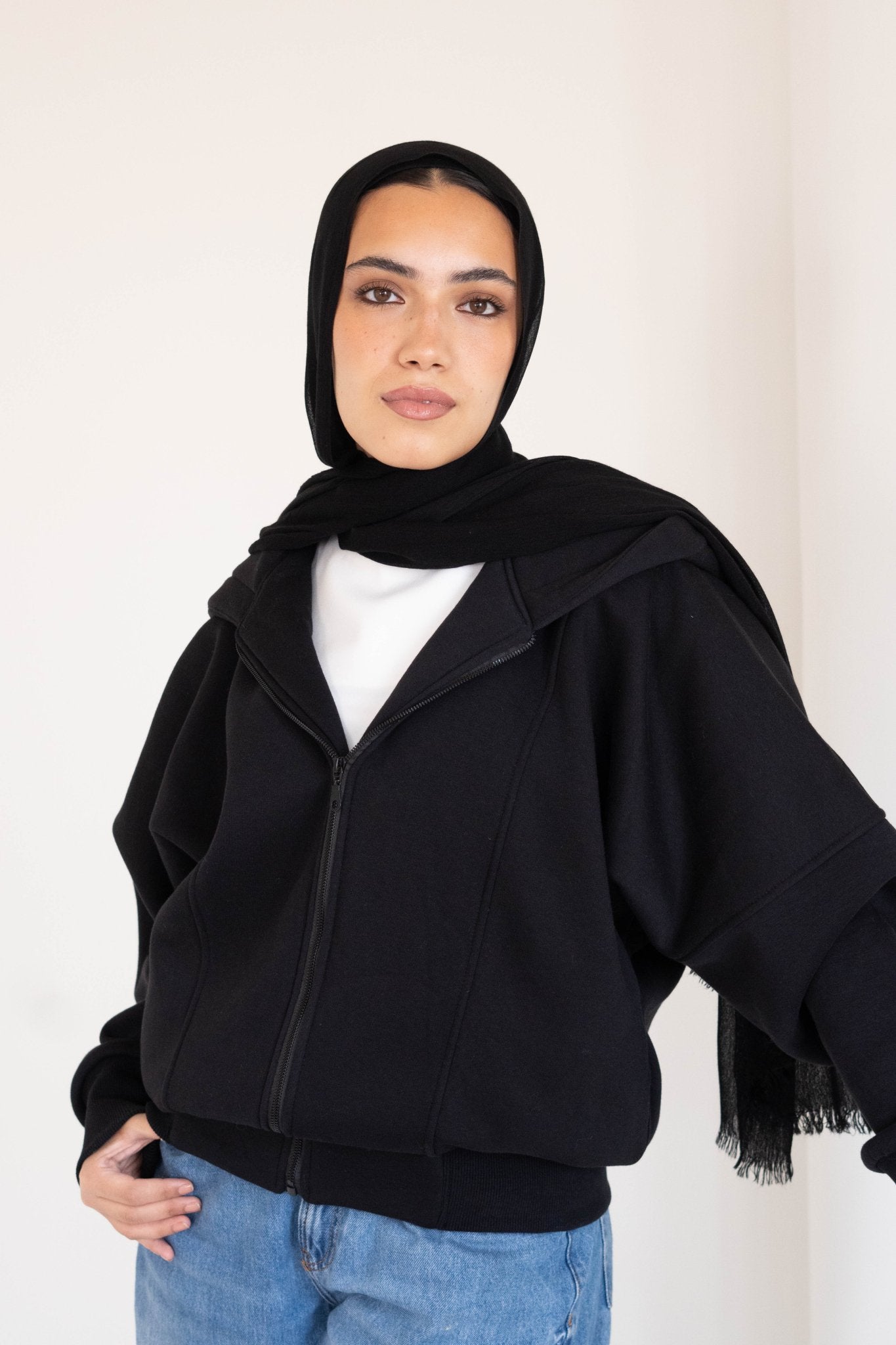 Sweatshirt | Cropped Hoodie - Lillyscarfofficial