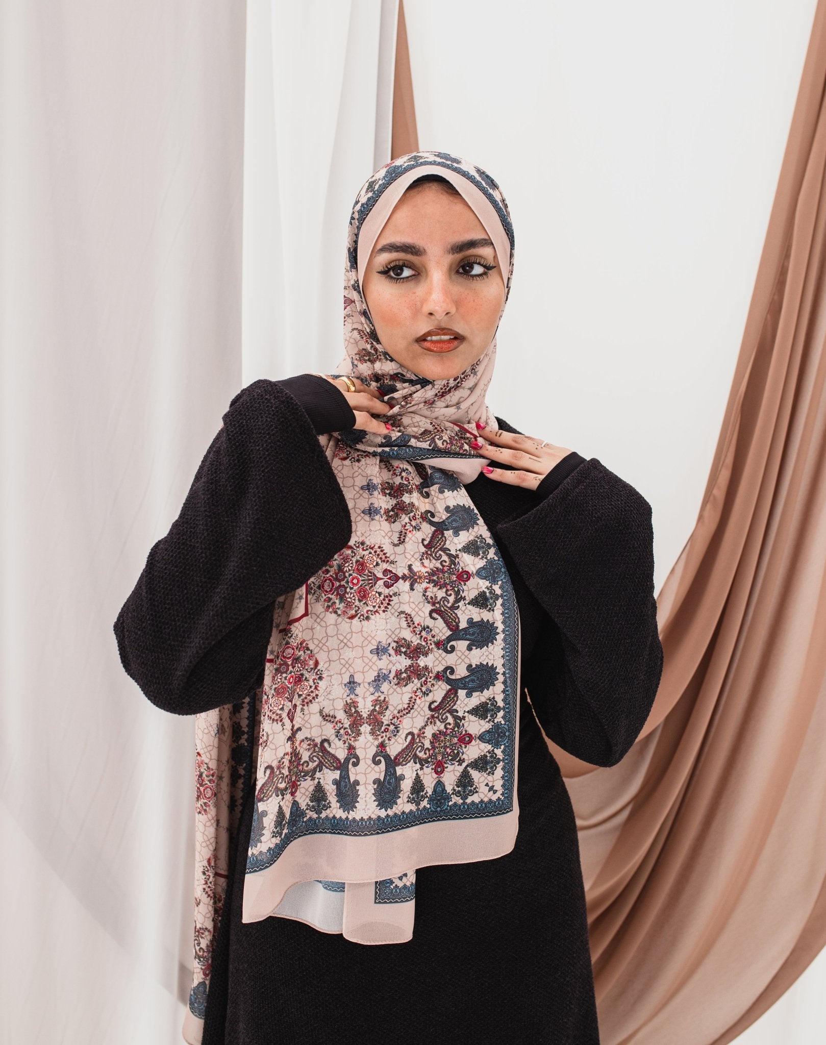 Tender - Lillyscarfofficial