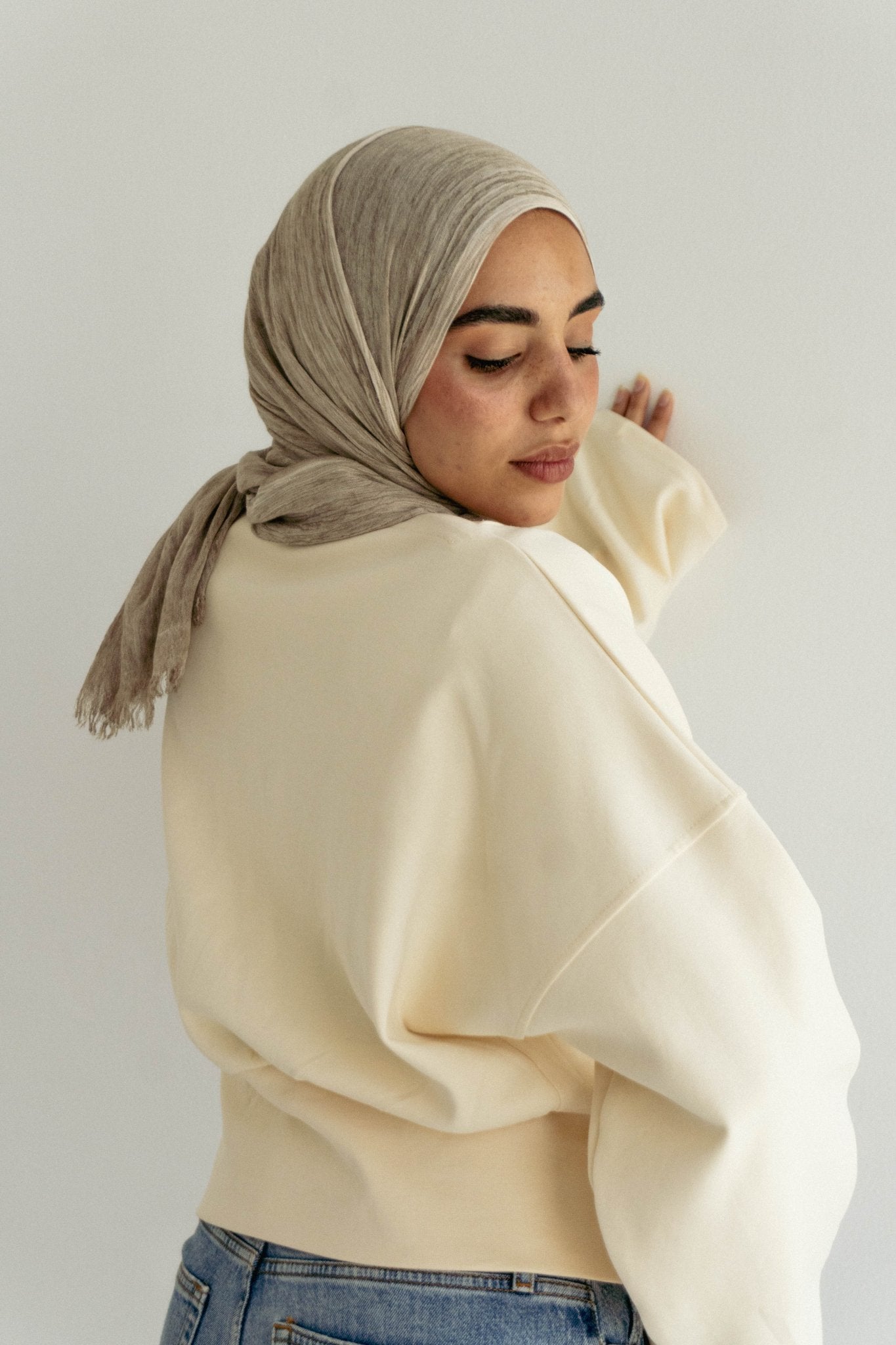 The wrap cozy top in Beige - Lillyscarfofficial