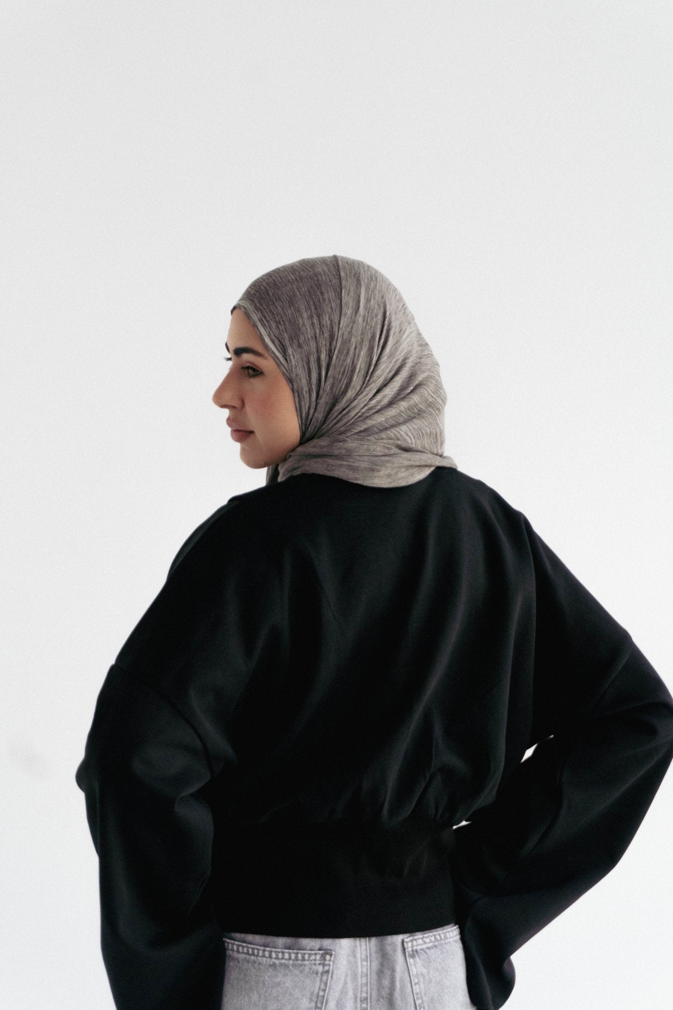 The wrap cozy top in Black - Lillyscarfofficial