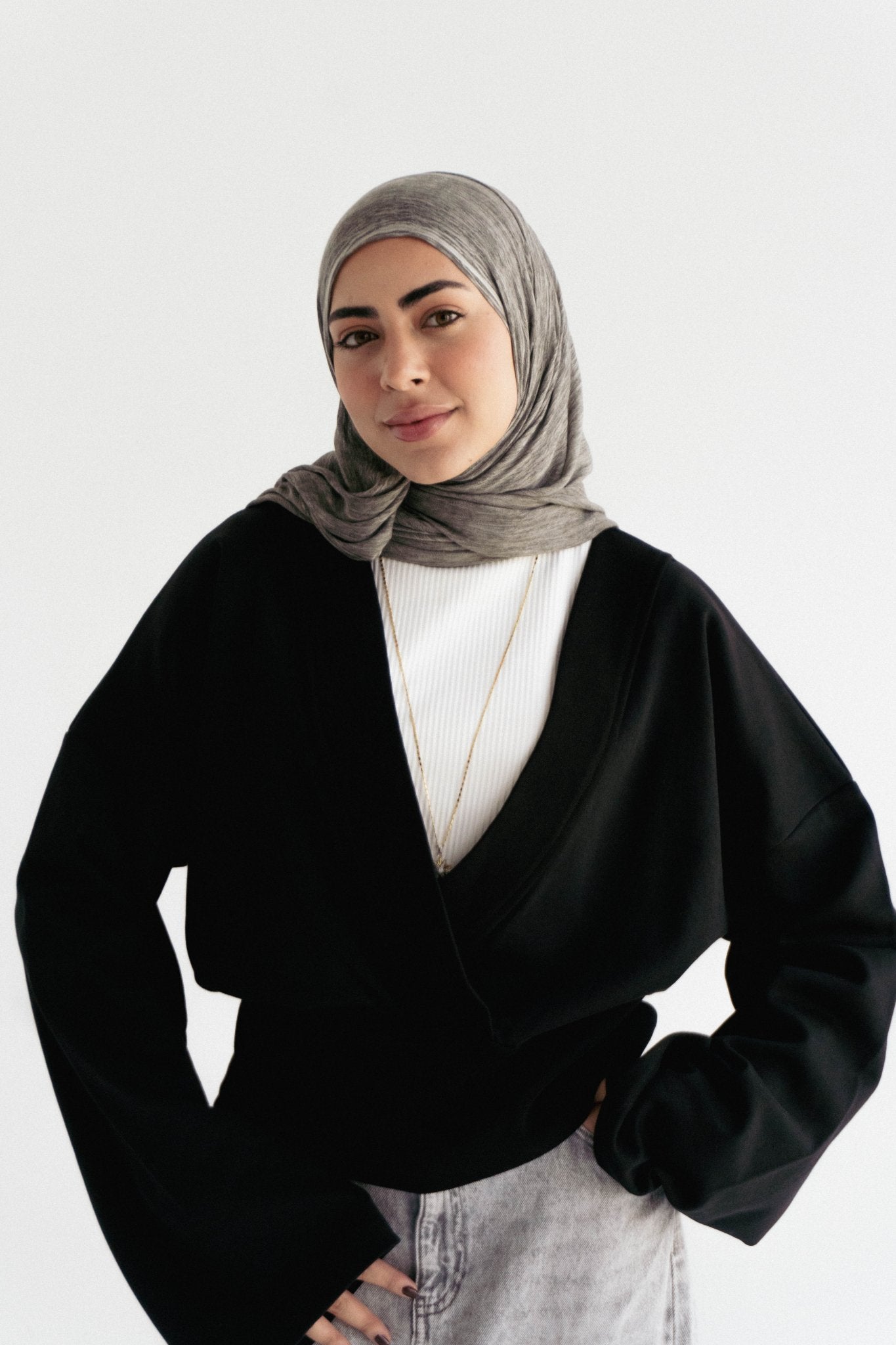 The wrap cozy top in Black - Lillyscarfofficial